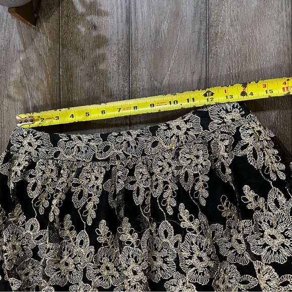 Buttons Skirt - Picture 7 of 10